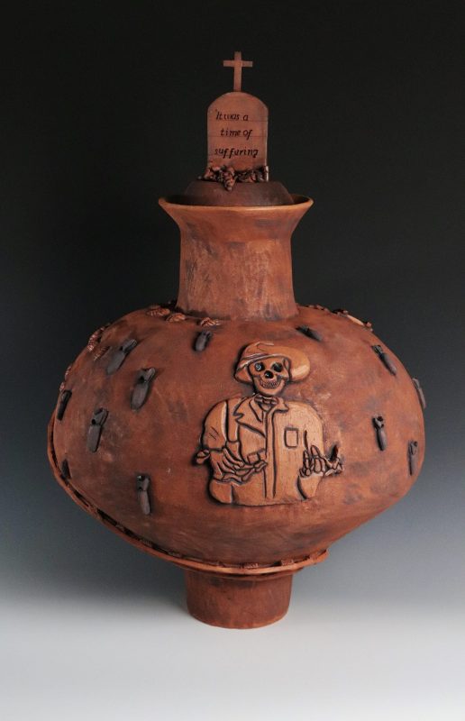 El Camino de Hierro ceramic vase